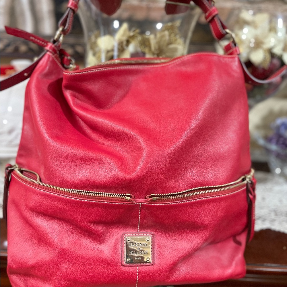 Dooney & Bourke extra large, red shoulder Bag